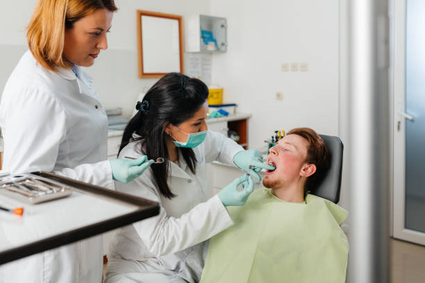 Best Emergency Dental Extractions in Wilton Manors, FL